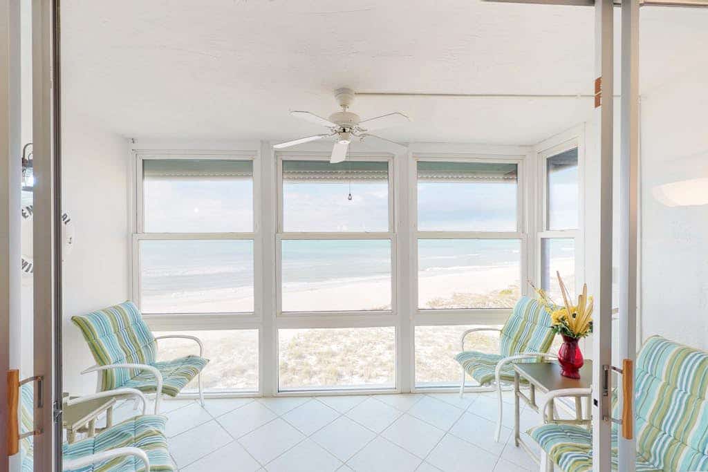 Ocean-front condo with WiFi, pool & Gulf views - steps to the beach