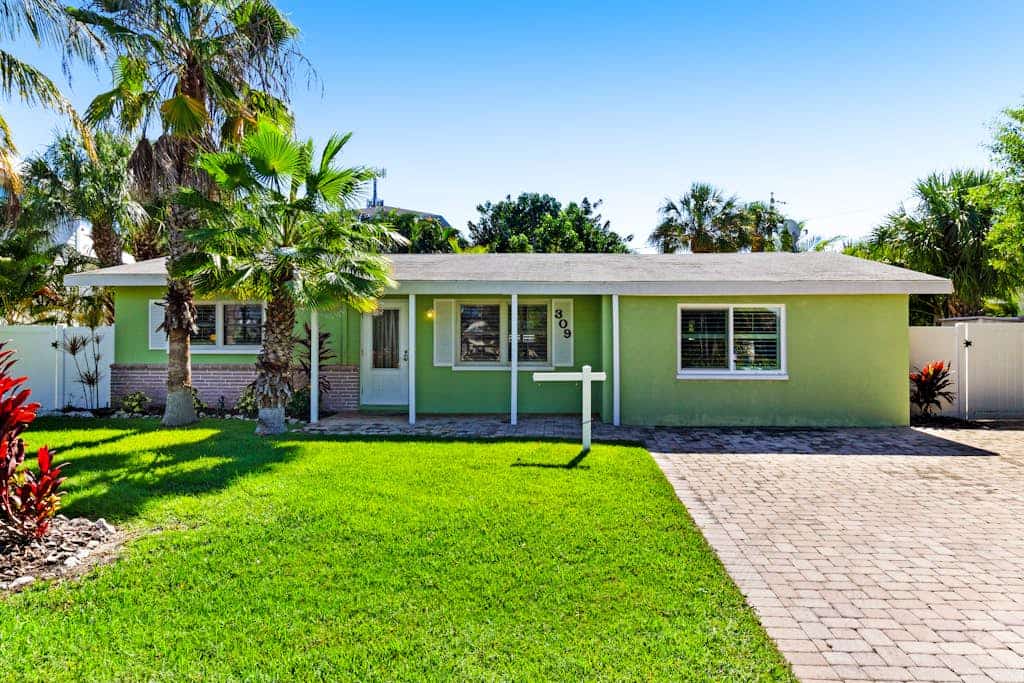Tropical-themed getaway w/ heated private pool - walk to free trolley, shopping