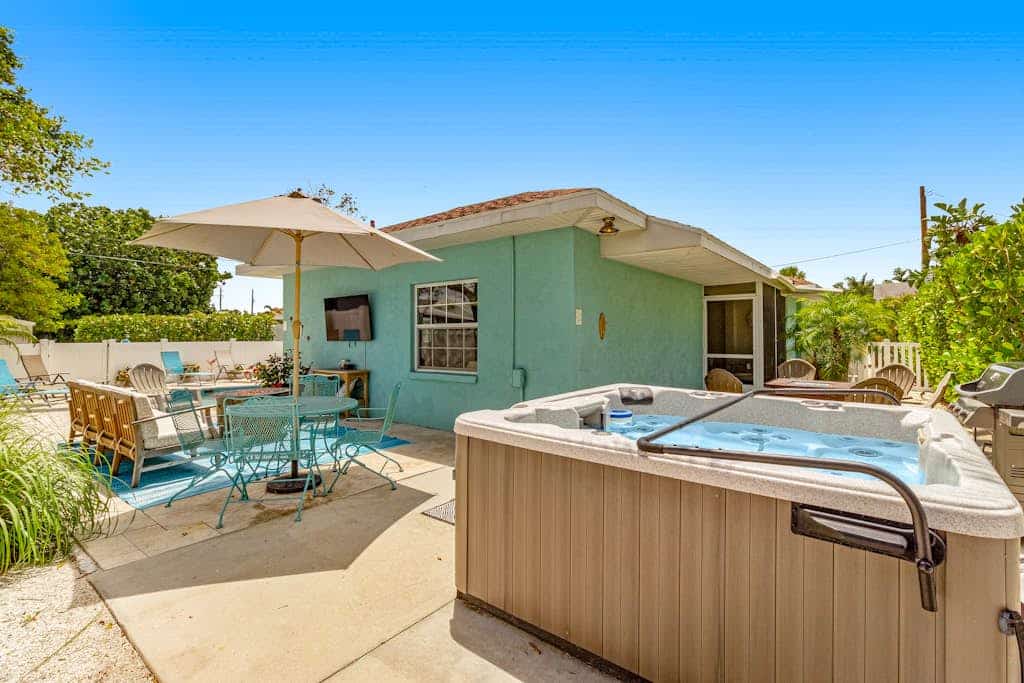 Lovely family condo with a private heated pool & Gulf view, close to the beach