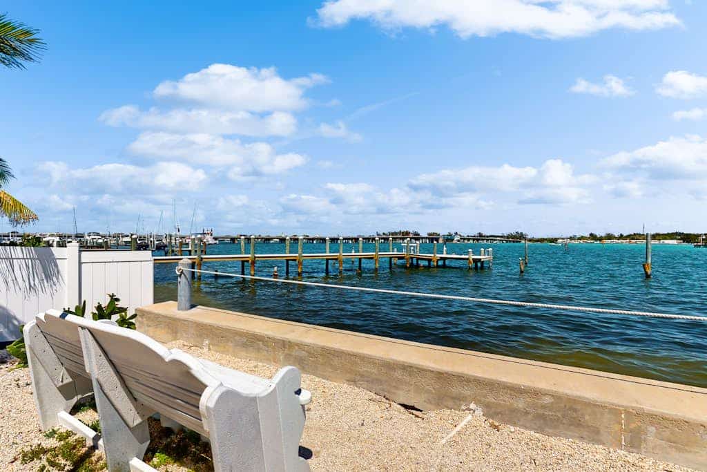 2nd-floor condo with heated pool - walk to beach/Bridge Street