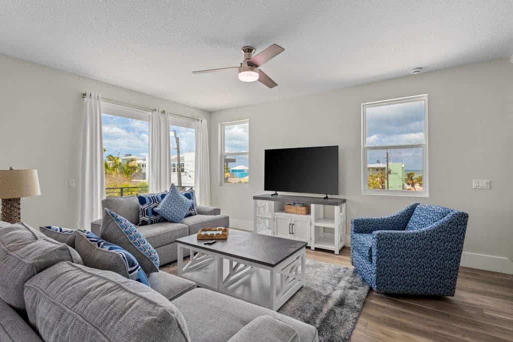 Brand new luxury duplex w/ private pool, roof top decking, w/ds, & gulf views
