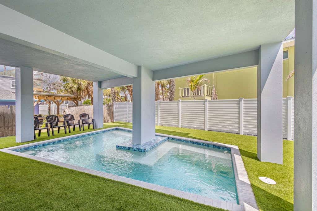 Brand new duplex w/ shared pool & private rooftop deck, w/d, & steps to the gulf