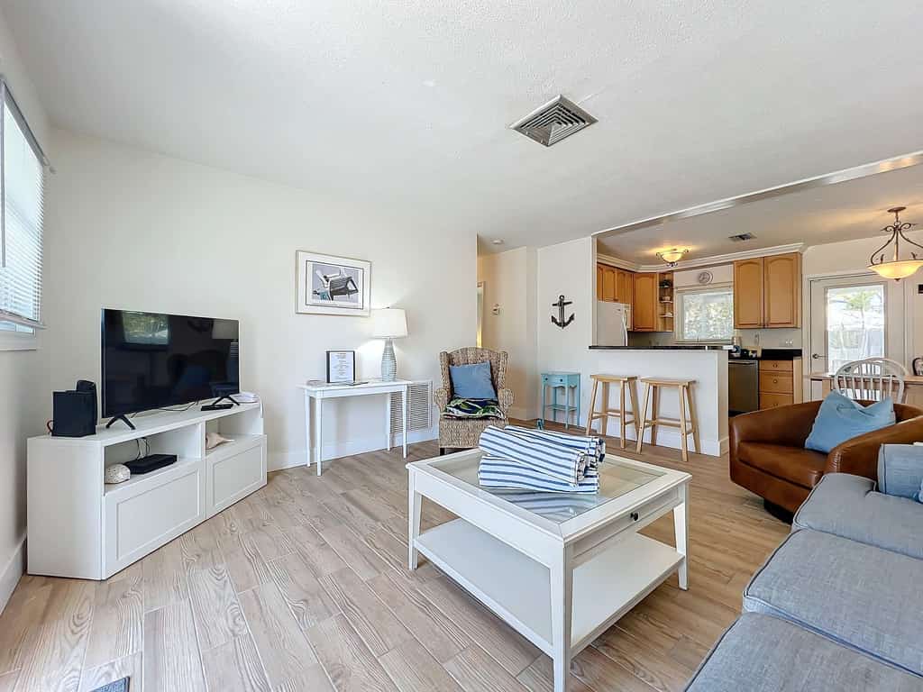 Comfortable island villa with private heated pool, courtyard & easy beach access