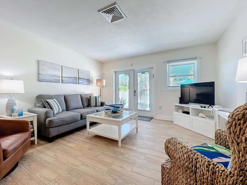Comfortable island villa with private heated pool, courtyard & easy beach access