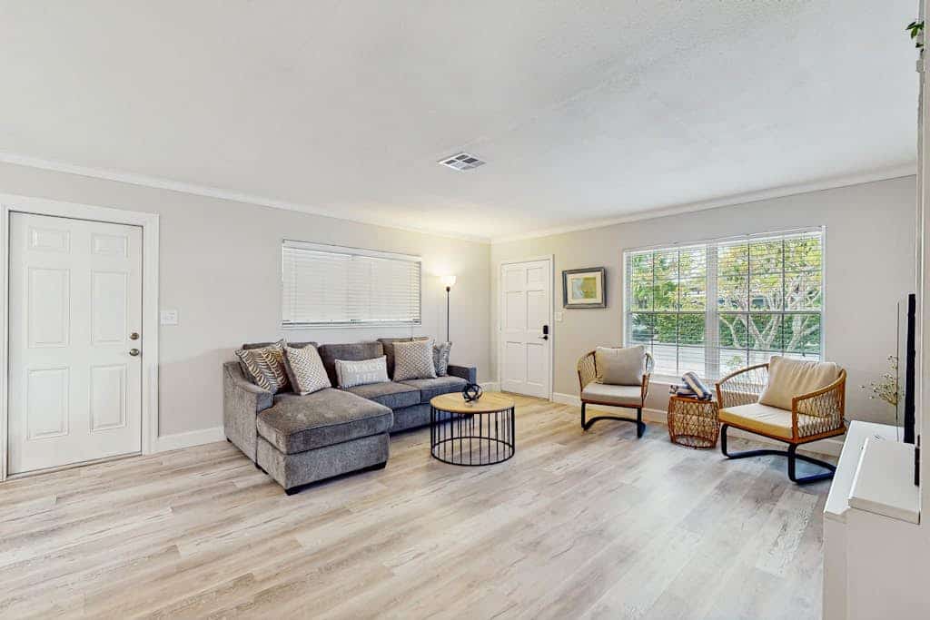 Sweet duplex with WiFi, central AC, & gas grill - close to beach