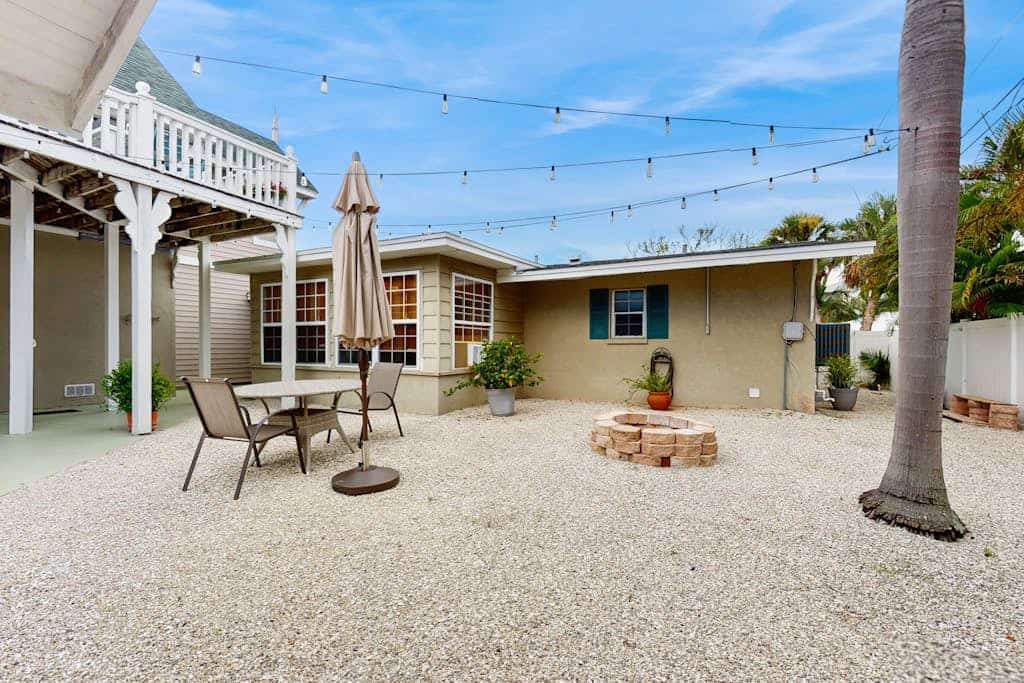 Sweet duplex with WiFi, central AC, & gas grill - close to beach