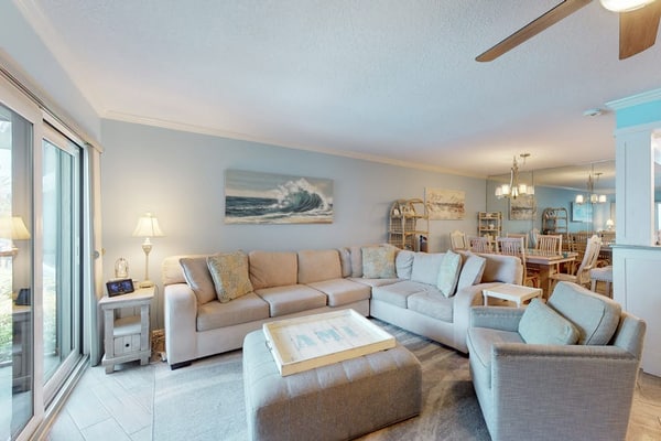 Vibrant retreat with pool, beach access, tennis, balcony, & stunning ocean views