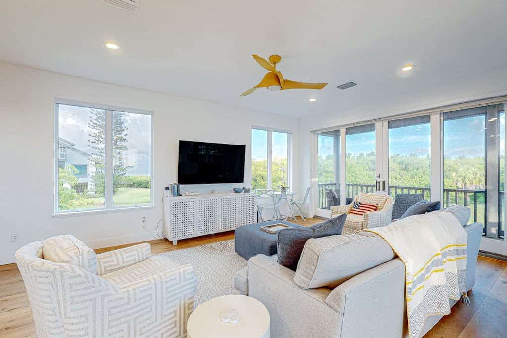Bayfront home with dock, amazing views, outdoor areas, & kayak