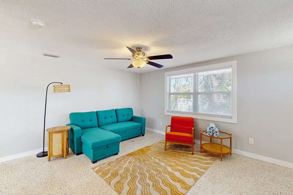 Cozy retreat, steps away from Gulf and beaches, dog friendly, AC