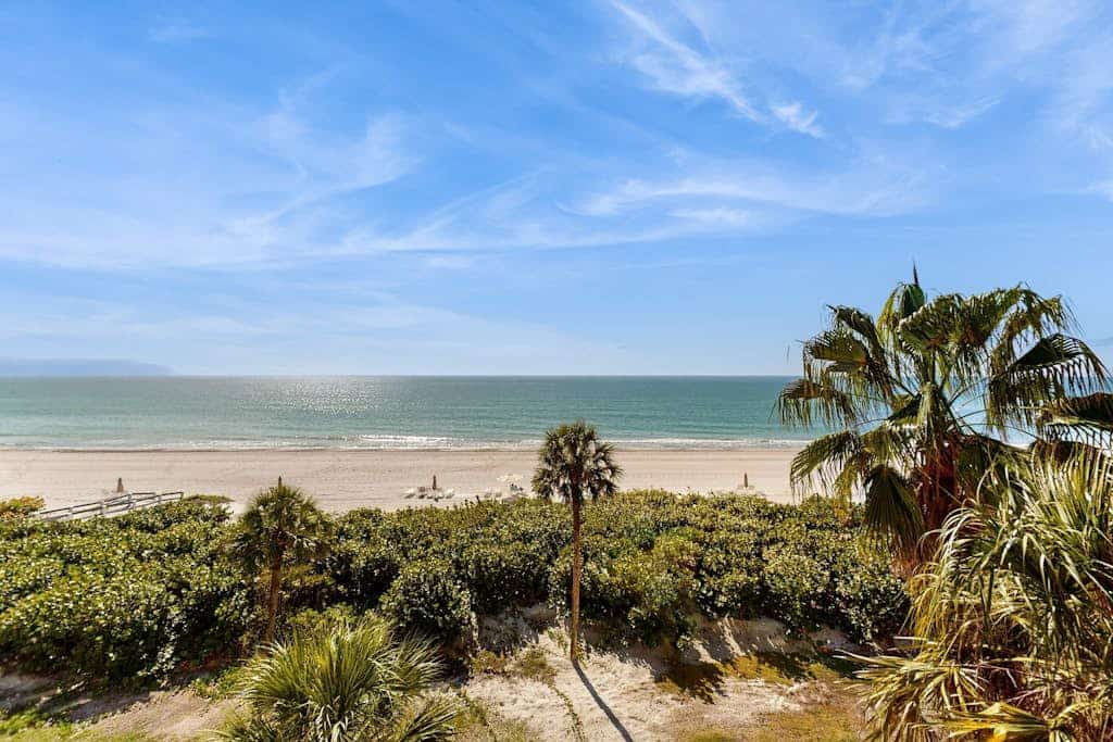 Gulf front condo with pool and tennis court access - breath taking balcony views