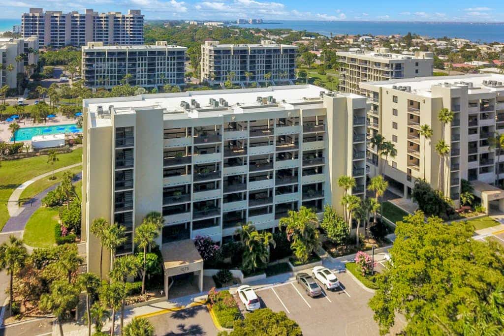 Oceanfront condo with shared pool, ocean view, WiFi, & washer/dryer