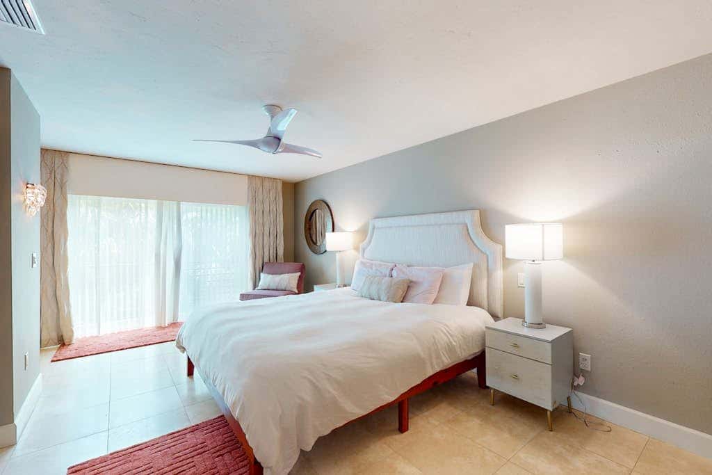 8 Pines - Sarasota Bay