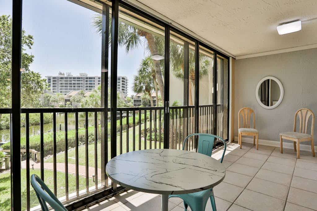 Harbor-view condo with pool, sports courts & fitness room - snowbirds welcome