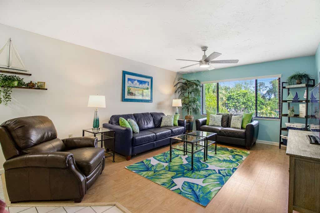 Quiet condo with a heated pool & central AC - short walk to the beach