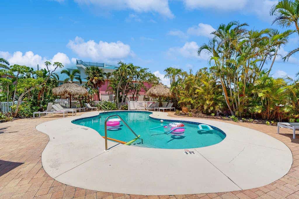 Freshly Remodeled Island Suite w/ Pool & Pet Friendly