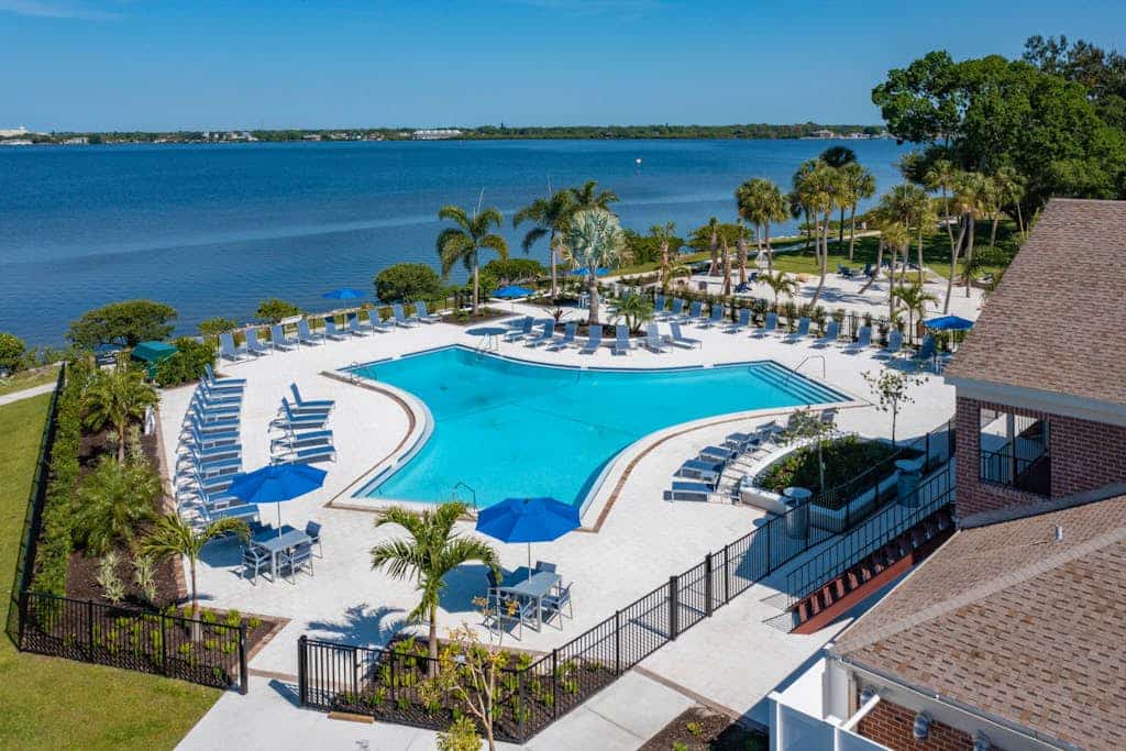Dog-Friendly Riverfront Condo w/ a Shared Pool, Sports Courts, Gym, & Fast WiFi
