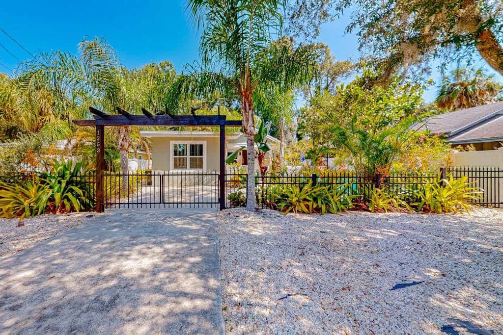 Mellow Memories | Sun-filled house in Sarasota with al fresco dining & hammock