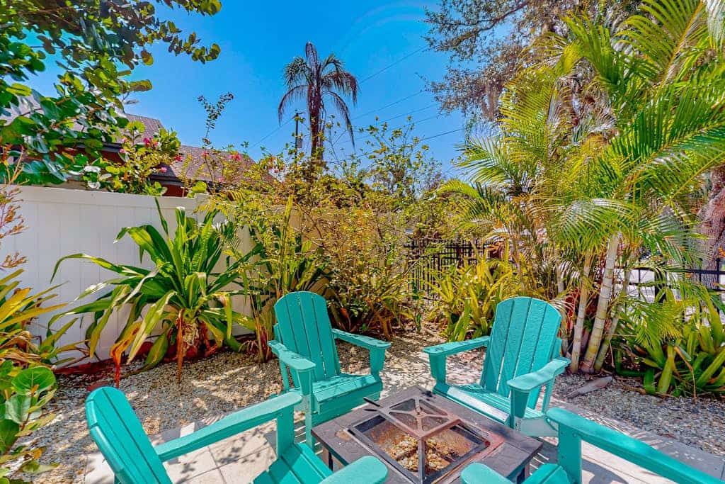Mellow Memories | Sun-filled house in Sarasota with al fresco dining & hammock