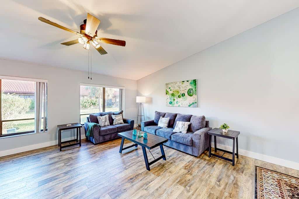 Renovated condo near golf with on-site pool, hot tub, tennis, & private lanai