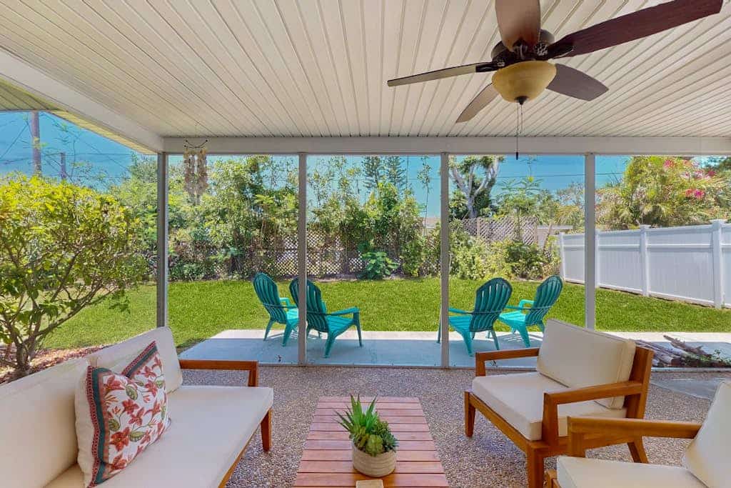 Cozy home with with washer and dryer, internet, and short drive to beach