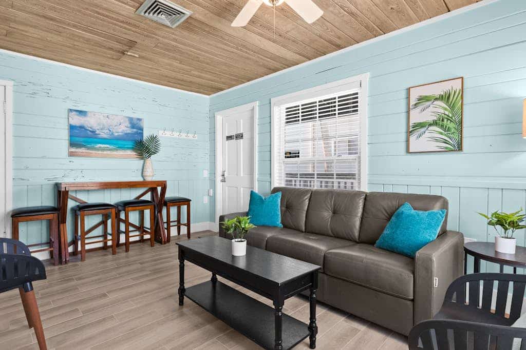 Charming Suite w/ Shared Pool, High-Speed WiFi - Steps to the Beach