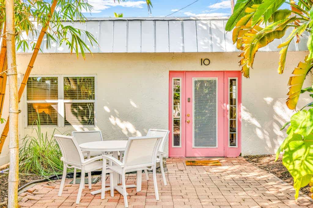 Freshly Remodeled Island Suite w/ Pool & Pet Friendly