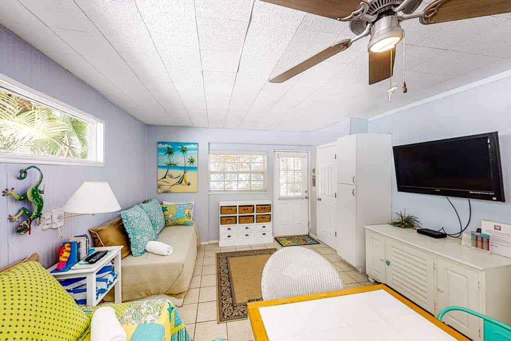 Ground-floor duplex with fast WiFi, central AC & grill