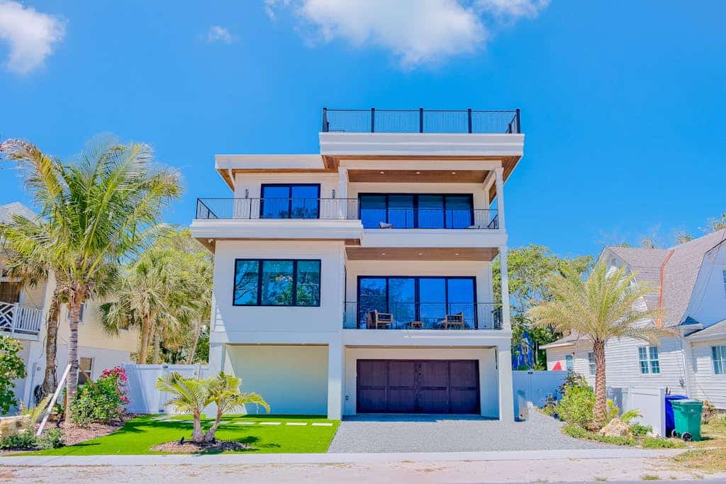 Tropical gem near beach with amazing Gulf view, pool, spa, game room & roof deck