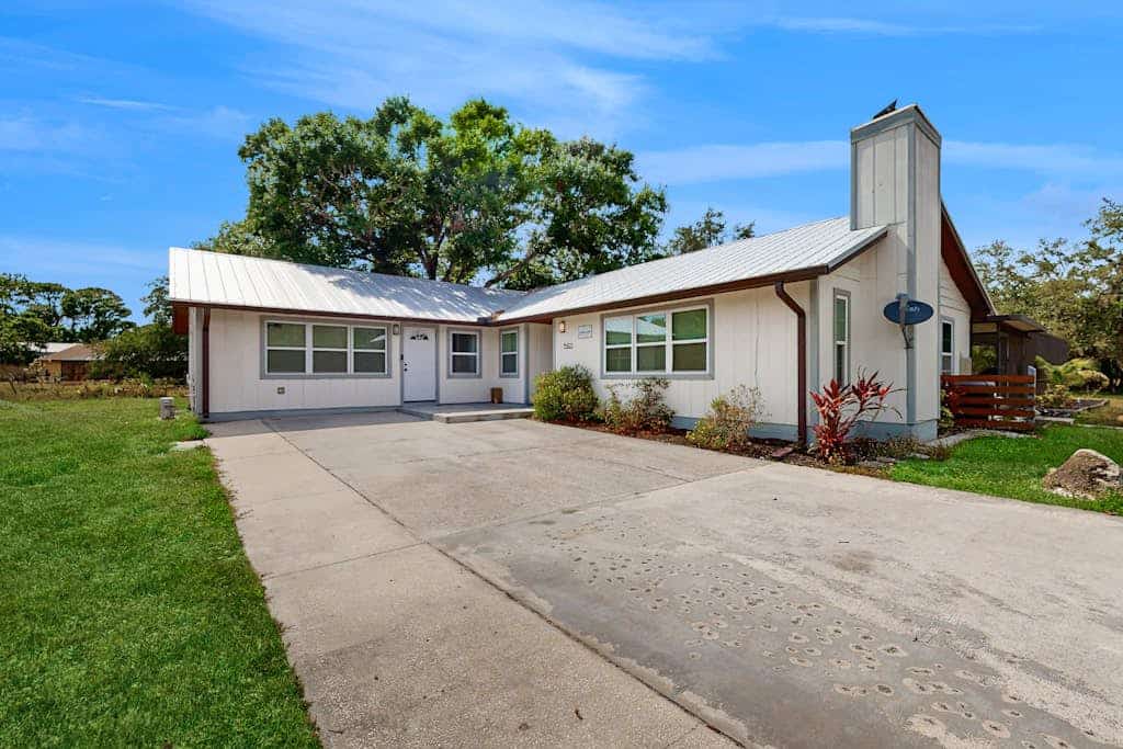 Spacious private home with  heating optional pool, patio, and large yard