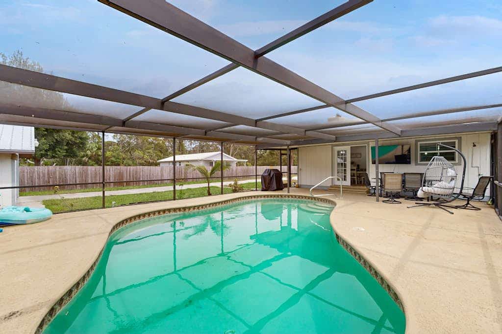 Spacious private home with  heating optional pool, patio, and large yard