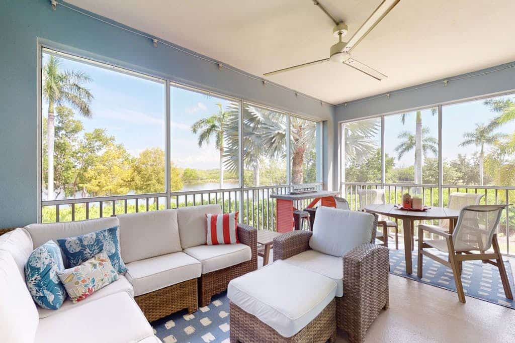 Resort style amenities, family and dog friendly luxurious home, close to beaches