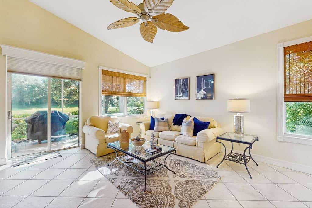Dreamy, family, dog & snowbird friendly home in Golf community, pool and tennis