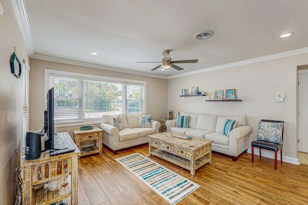 Anna Maria Island condo with heated pool, short walk from the beach