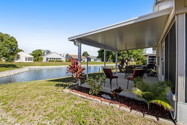 Lakeside Home - Snowbird-Friendly, Pool, Internet, AC, Washer/Dryer, Dogs OK