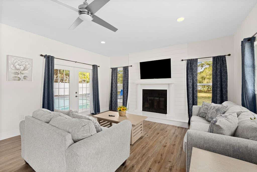 Renovated home, private pool, screened patio, & W/D