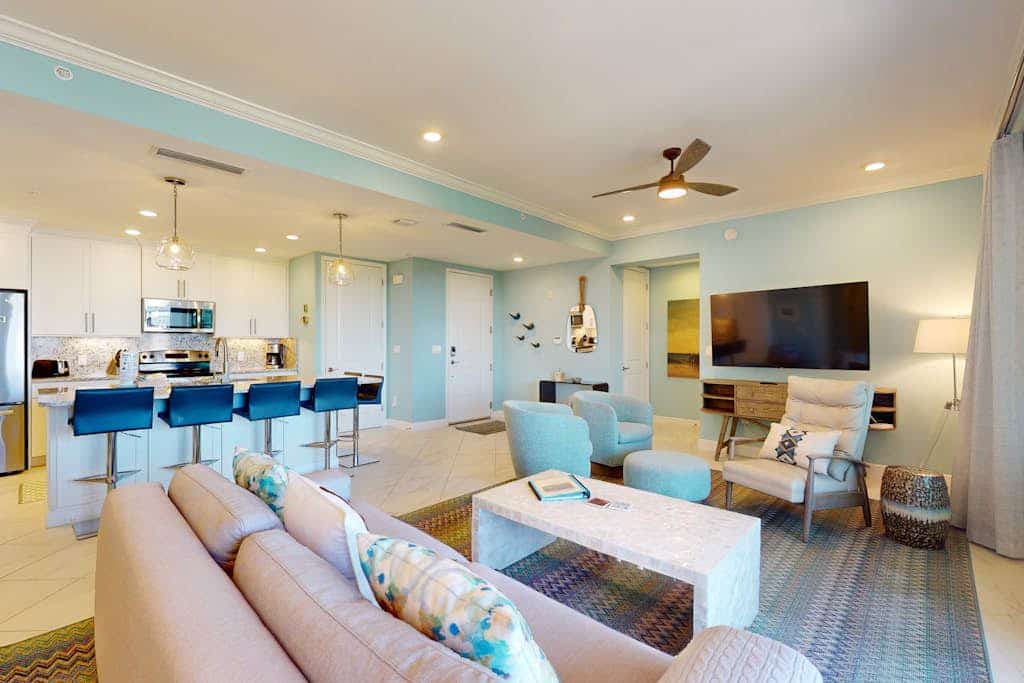 Luxurious home with AC, Wifi, resort style amenities and close to Gulf beaches