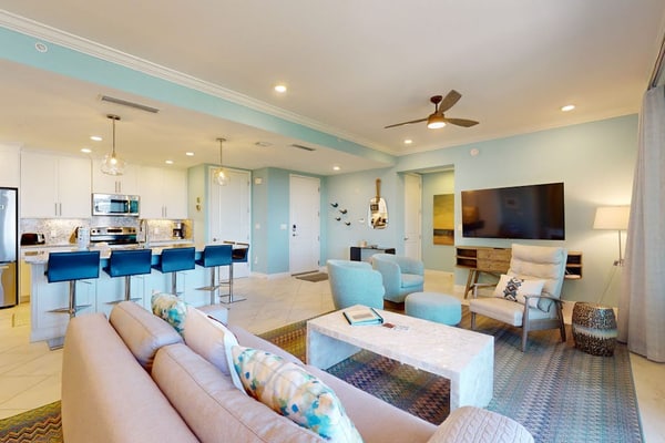 Luxurious home with AC, Wifi, resort style amenities and close to Gulf beaches