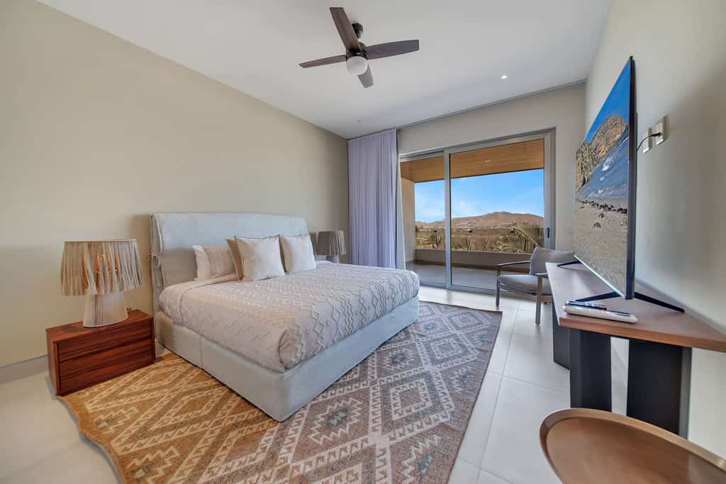 Enjoy a relaxing stay in this beautiful condo with top-tier amenities:
• 3 spacious bedrooms
• Private terrace overlooking the pool and the ocean
• Fully equipped, modern condo
• Laundry center in-home
• Resort-type pools, club house and playroom for children
• Fully equipped gym, tennis, and paddle court
• Fast Wi-Fi , Smart TV & A/C in every room
• 5-minute drive to downtown Cabo
• 1 private parking spaces
• 24/7 gated security