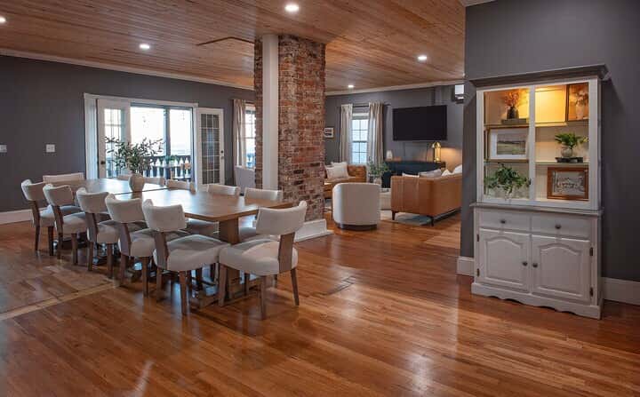 Historic Riverview Inn - Room Nine