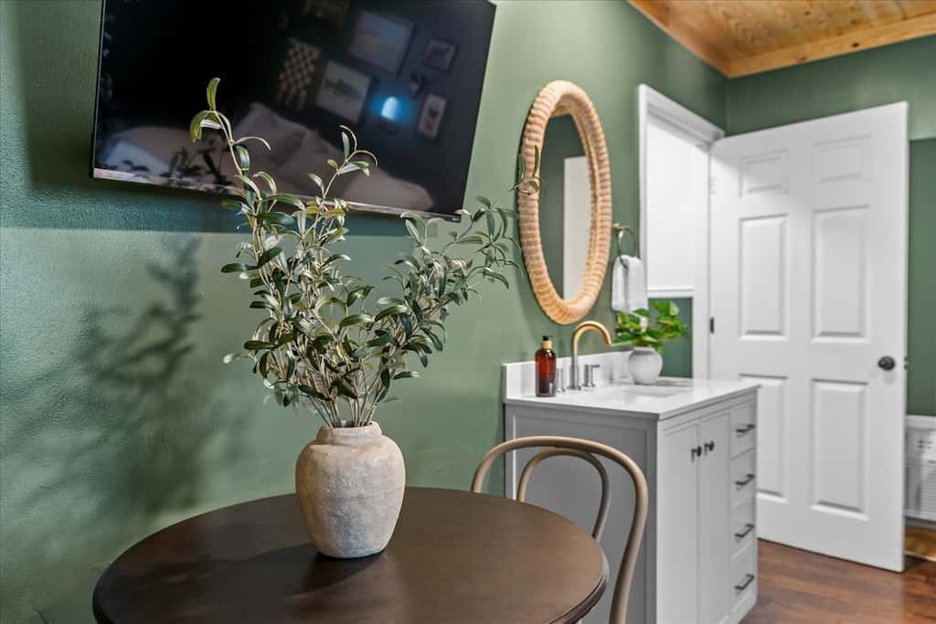 Moccasin Bend Cottage