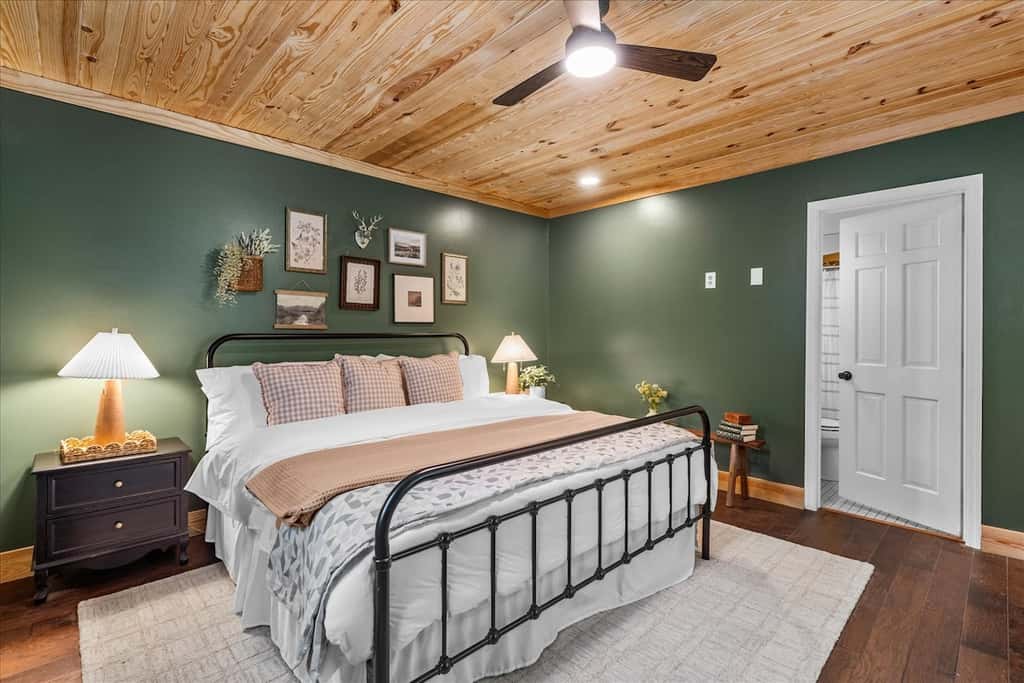 Moccasin Bend Cottage