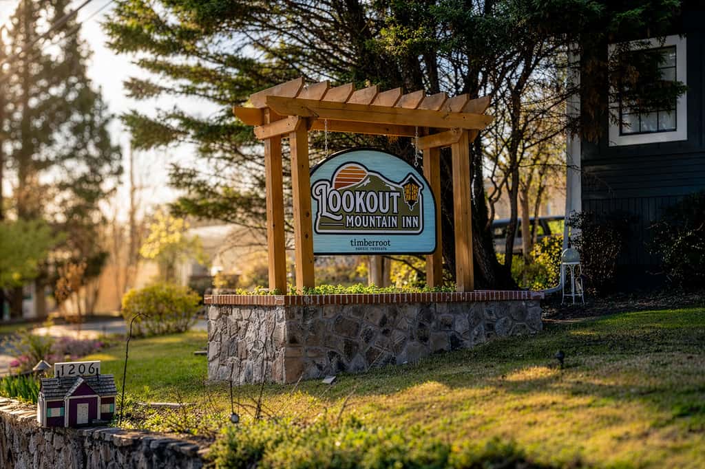 Etowah Suite w Hot Tub, Family Stay Near Rock City