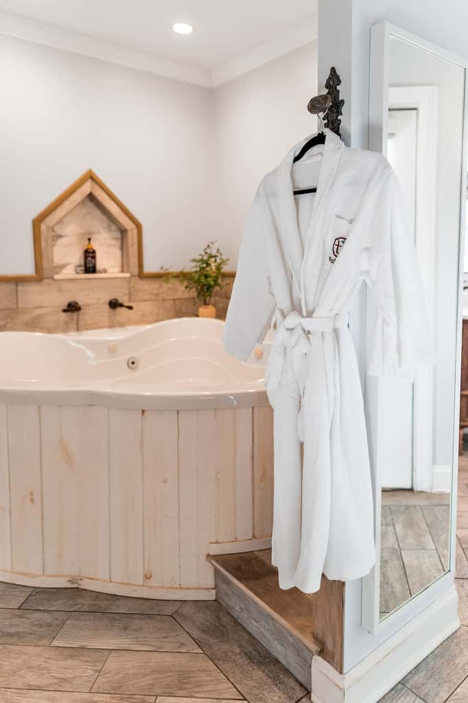 Cloudland Cottage - Ruby Falls - Spa Tub