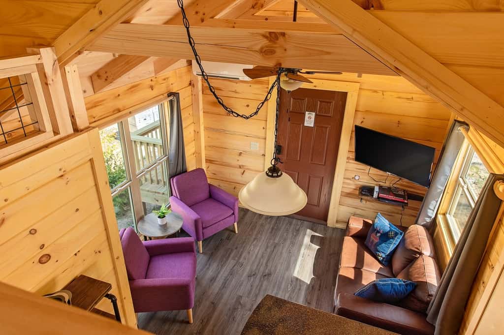 Maggie Mountain Charm Close to Downtown