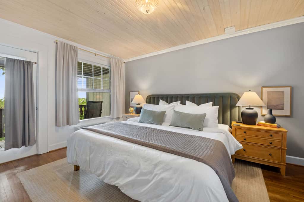 Historic Riverview Inn - King Room Two