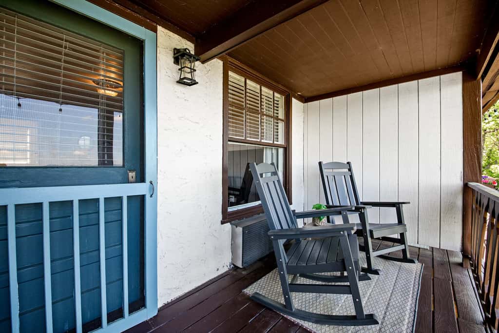 Historic Riverview Inn - King Room Seven