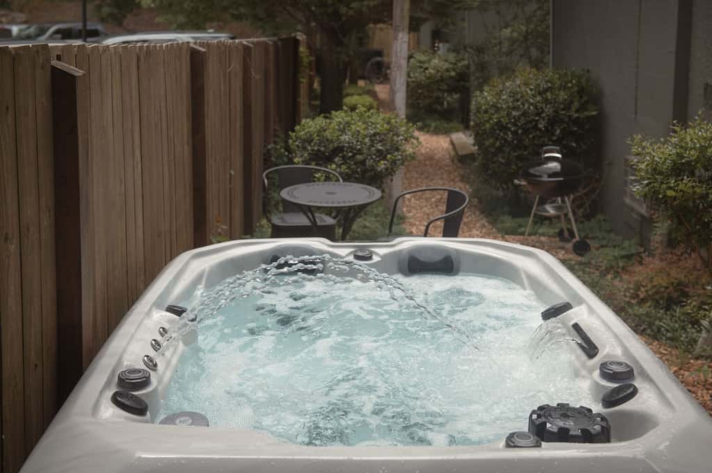 Rock Island Cottage & Hot Tub