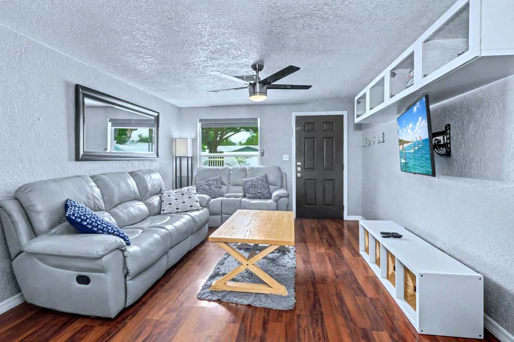 Family and dog friendly home with private pool