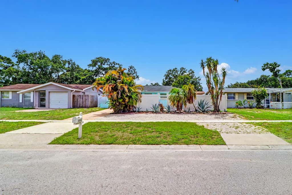Family and dog friendly home with private pool