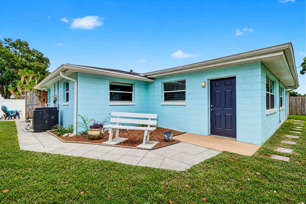 Family and dog friendly home with private pool